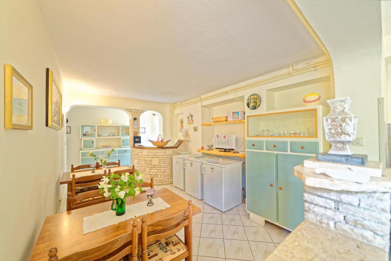 Guest House Jolanda Medulin Bagian luar foto