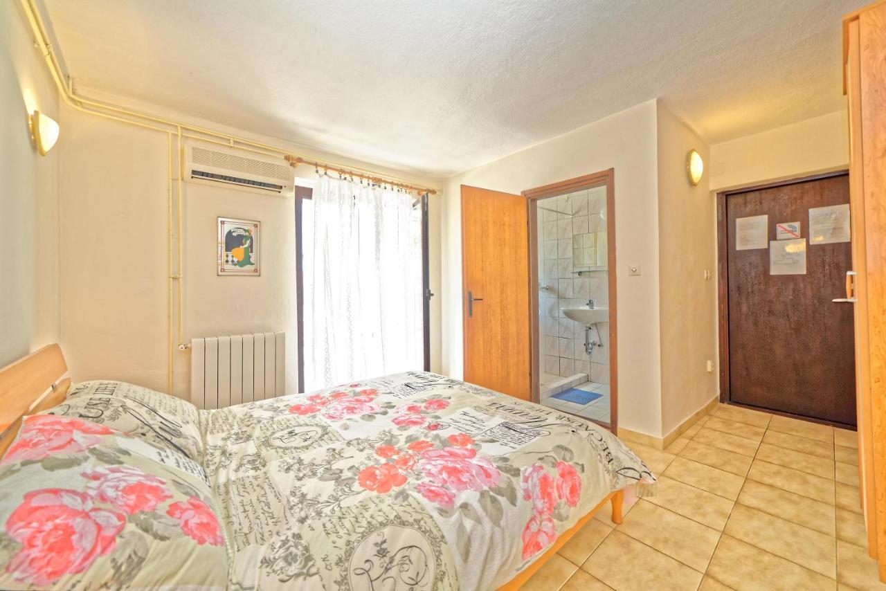 Guest House Jolanda Medulin Bagian luar foto