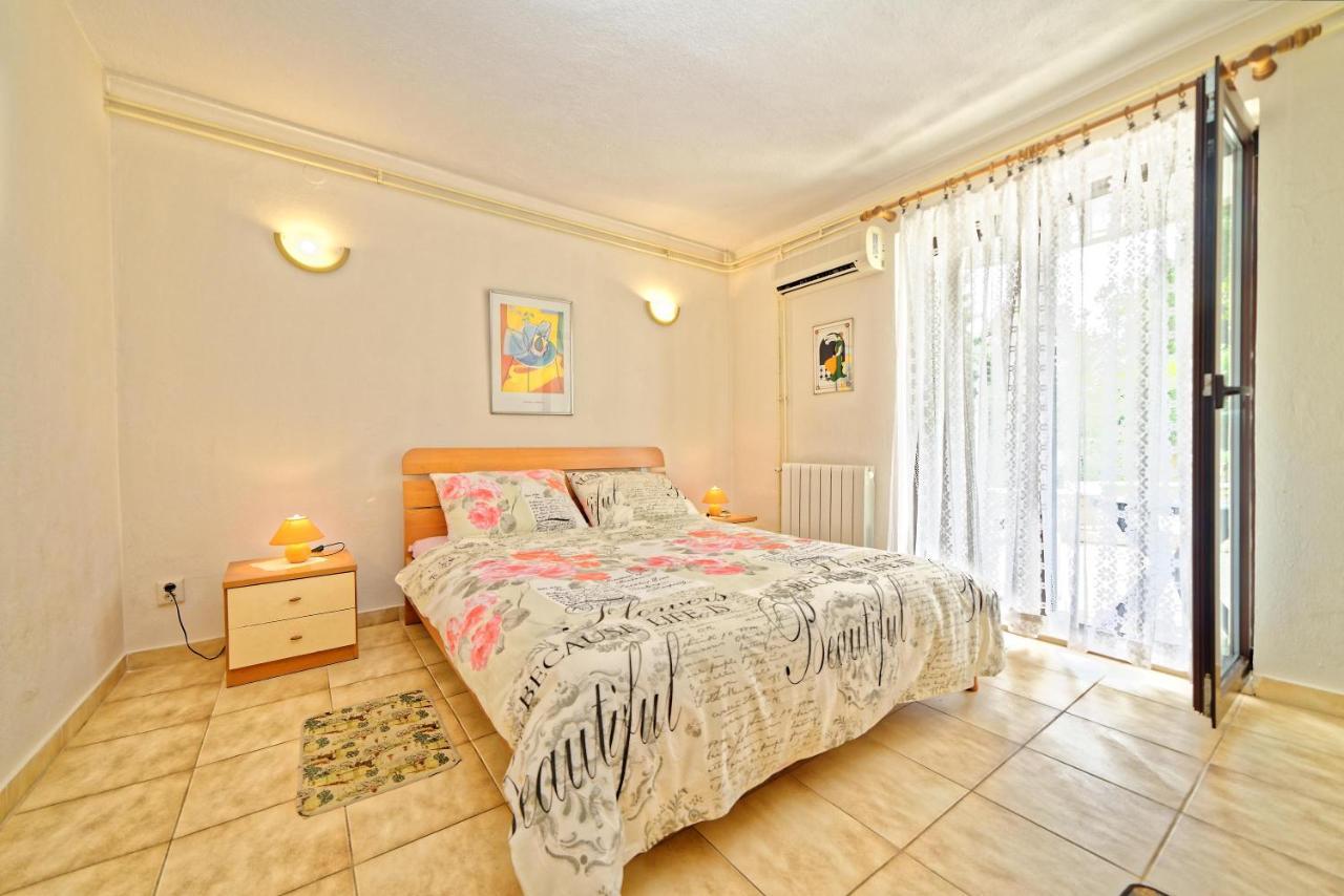 Guest House Jolanda Medulin Bagian luar foto